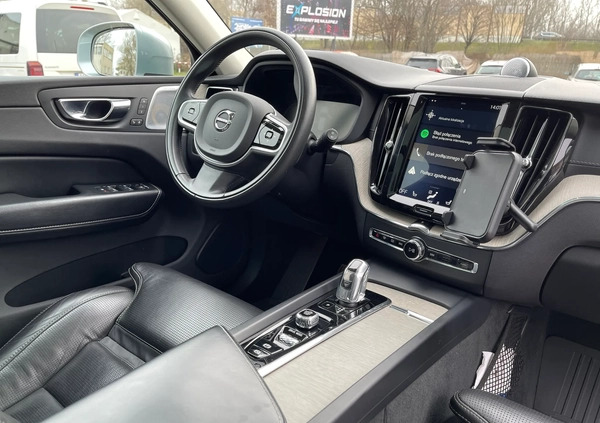 Volvo XC 60 cena 139900 przebieg: 137600, rok produkcji 2018 z Warszawa małe 379
